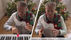 Donald Tusk w świątecznej odsłonie. Keyboard zamiast kolędowania