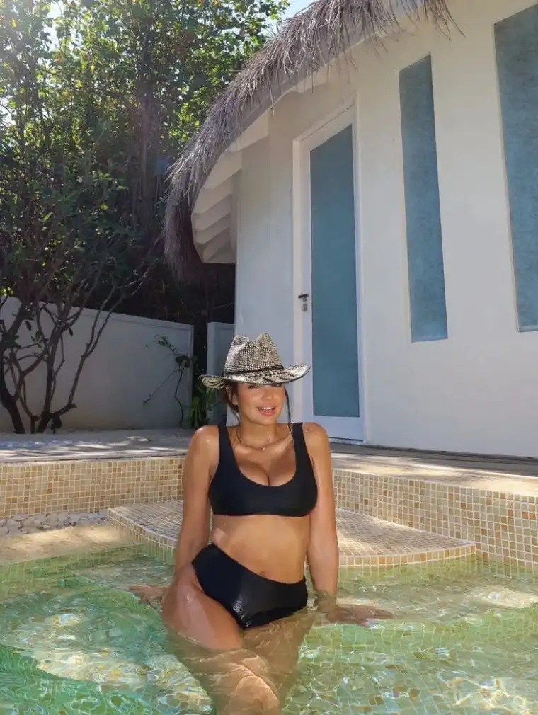 El Dursi uciekła w tropiki