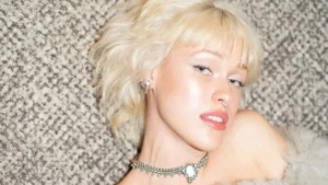 Helena Englert bez ubrań promuje nową piosenkę