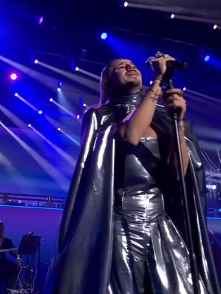 Szpak zmierzył się z nieśmiertelnym hitem