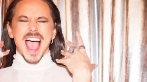 Michał Szpak wraca na scenę w nowej odsłonie