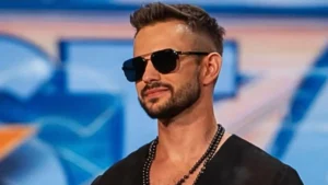 Disco Star, śpiewający fryzjer, Adrian Skopiński