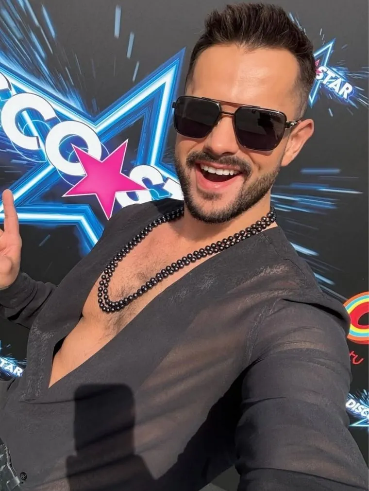 Śpiewający fryzjer zachwycił jury