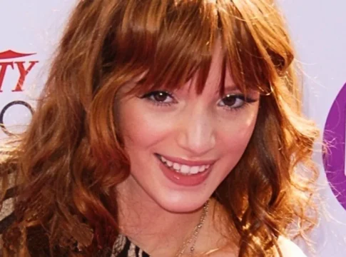 Bella Thorne bez stanika na imprezie po Grammy