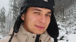 Friz broni domu przed dzikami. Jedno nagranie, miliony reakcji