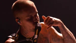 Justin Bieber w bieliźnie na Grammy 2026