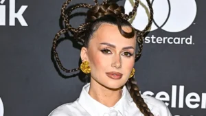 Wersow nie zwalnia tempa. Ciążowy brzuch na ściance Empiku