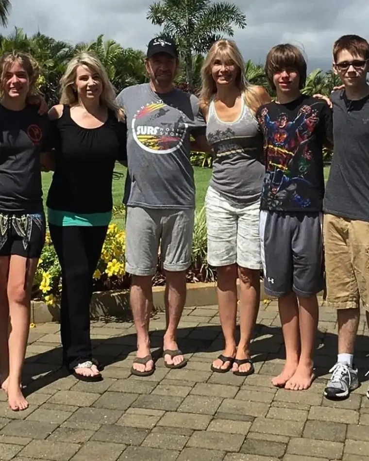 Chuck Norris z rodziną w sierpniu 2015 r.