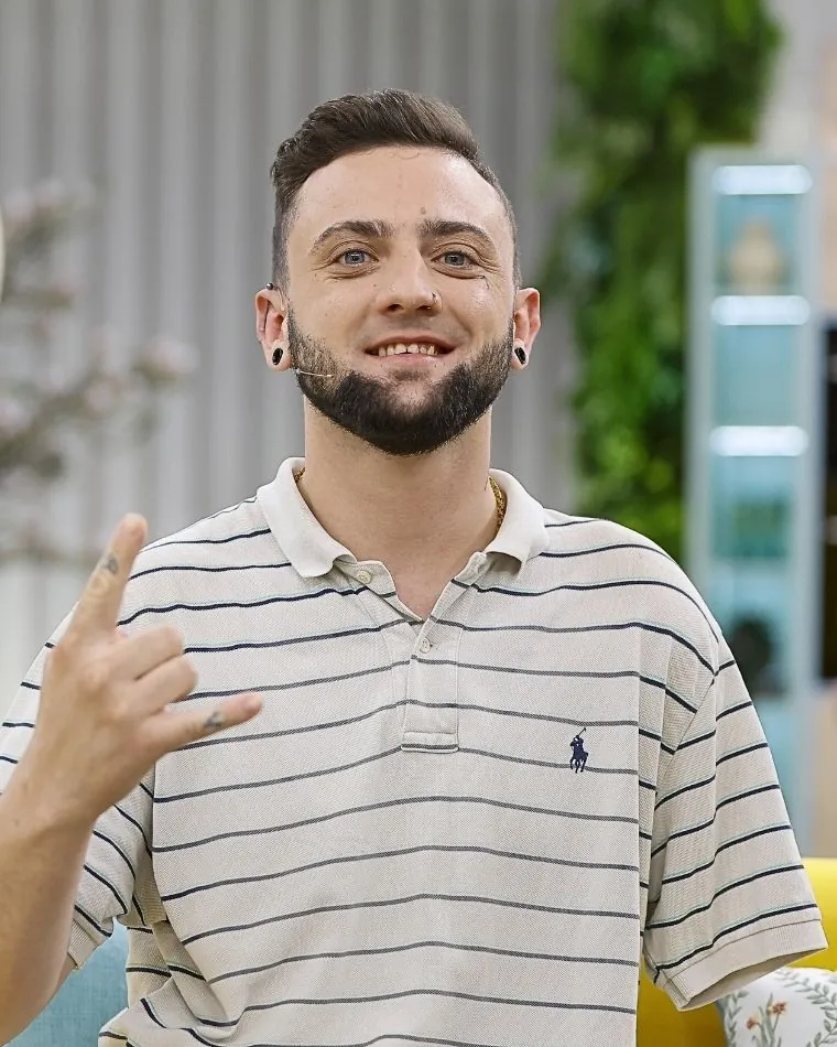 Igor Surma z "Must Be the Music"