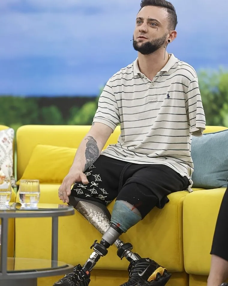 Igor Surma z "Must Be the Music"