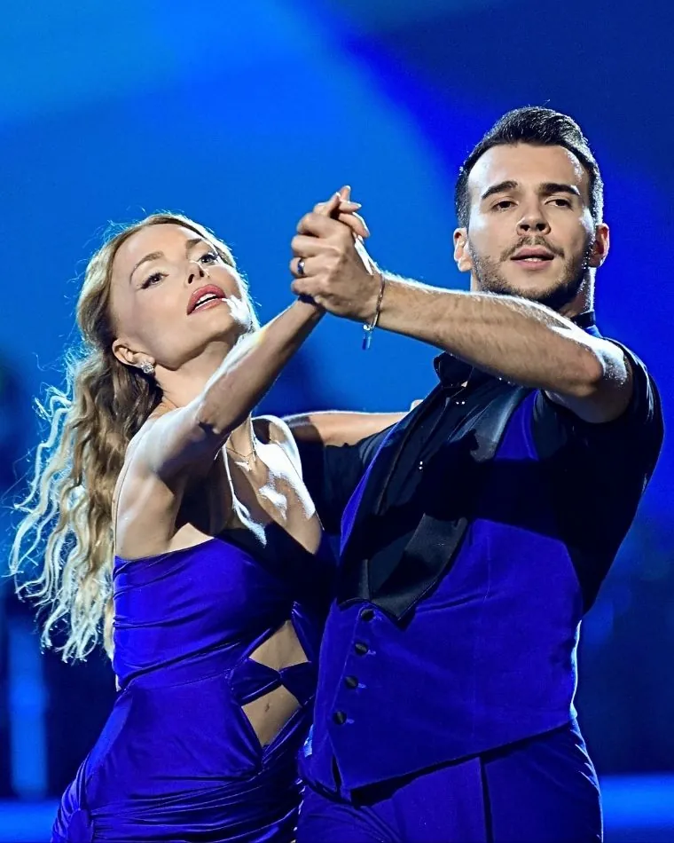 Albert Kosiński, Izabella Miko