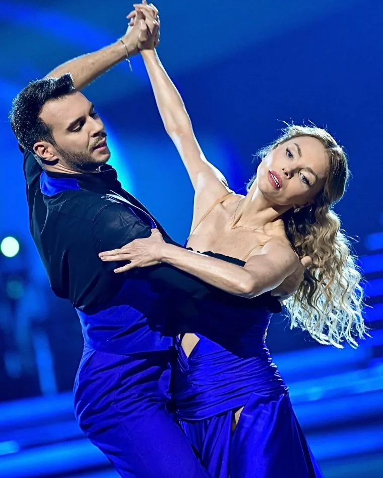 Albert Kosiński, Izabella Miko