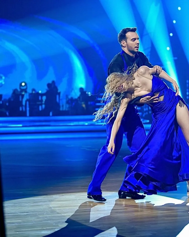 Albert Kosiński, Izabella Miko