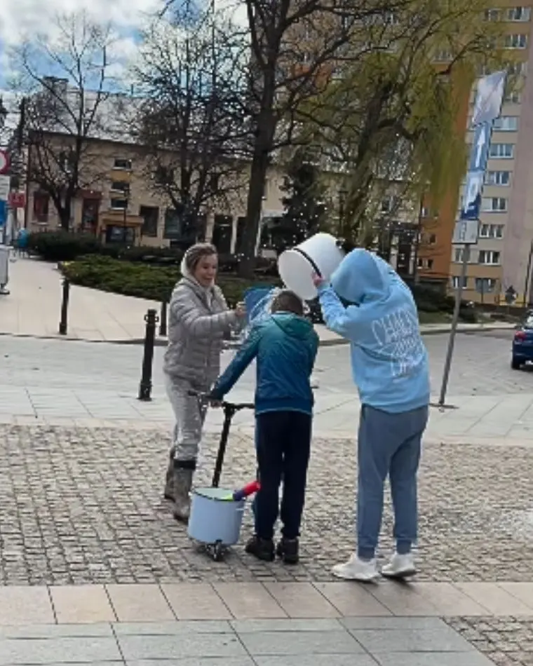 Doda oblewa ludzi w lany poniedziałek