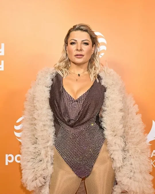 Magdalena Narożna, Piękni i Młodzi