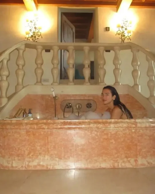 Podróż poślubna Dua Lipy i Calluma Turnera