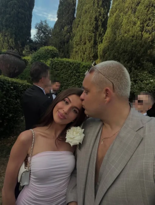 Roxie Węgiel, Kevin Mglej
