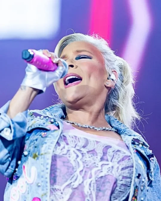 Samantha Fox