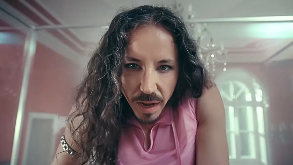 Michał Szpak wydał „Kochanie”