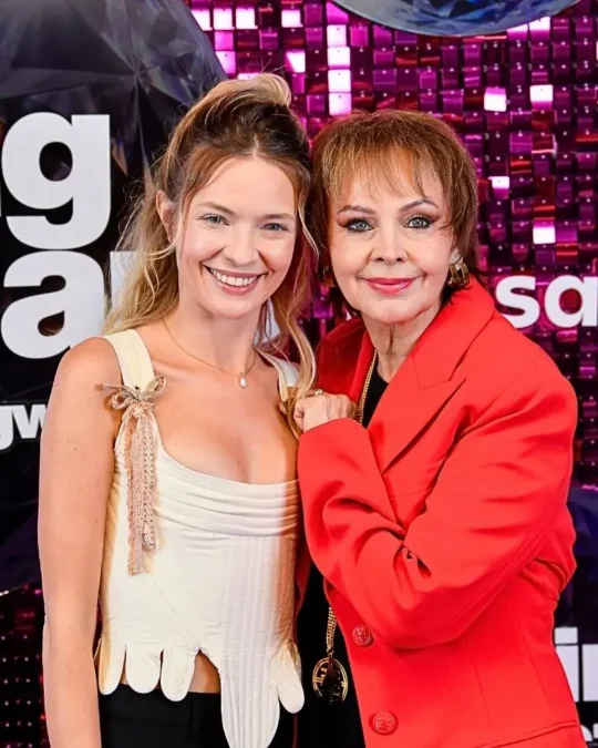 Izabela Trojanowska, Paulina Gałązka
