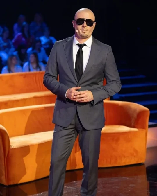Rafał Brzozowski jako Pitbull w Twoja Twarz Brzmi Znajomo