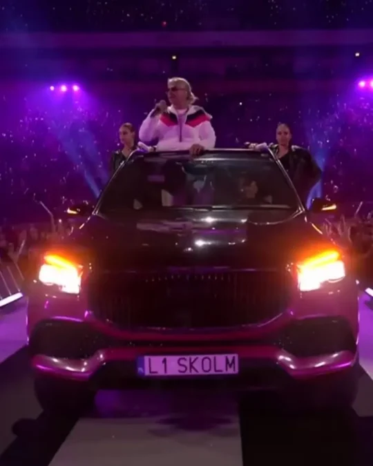 Skolim wjechał autem na Narodowy